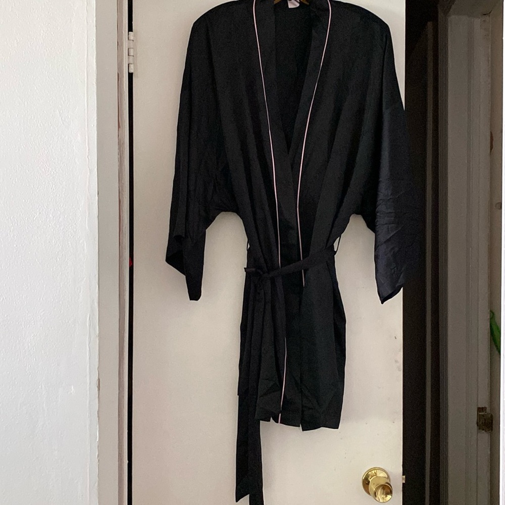 Victoria’s Secret Black Satin Kimono Robe with 2 Belts Size XL